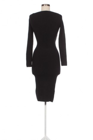 Рокля Guess, Размер S, Цвят Черен, Цена 49,00 €