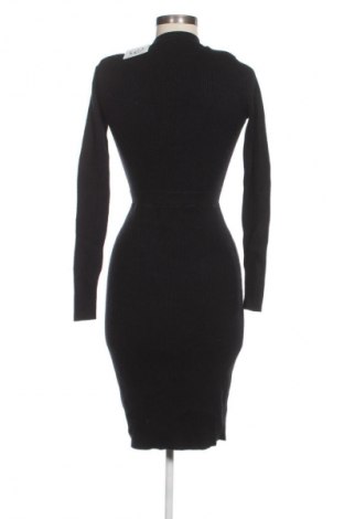 Рокля Guess, Размер S, Цвят Черен, Цена 58,79 €