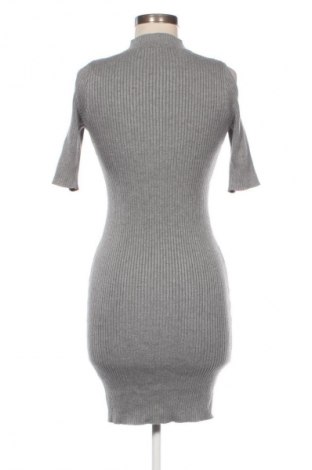 Rochie Guess, Mărime M, Culoare Gri, Preț 183,92 Lei