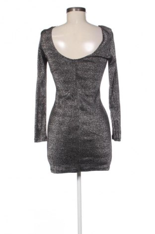 Рокля H&M Divided, Размер M, Цвят Многоцветен, Цена 18,91 €