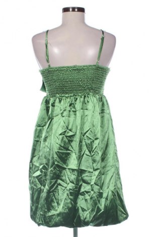 Kleid Maner, Größe M, Farbe Grün, Preis 13,99 €