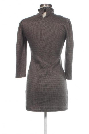 Рокля Mango, Размер S, Цвят Многоцветен, Цена 3,06 €