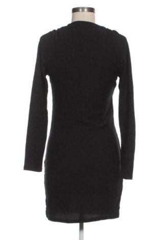 Šaty  Monki, Velikost M, Barva Černá, Cena  259,00 Kč