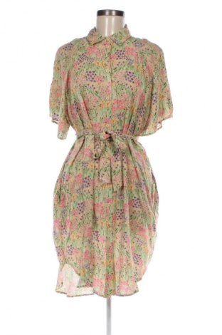 Рокля Monki, Размер M, Цвят Многоцветен, Цена 12,78 €