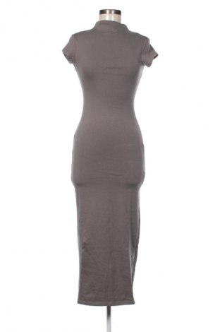 Рокля Pull&Bear, Размер M, Цвят Сив, Цена 16,36 €
