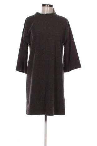 Рокля Reserved, Размер L, Цвят Сив, Цена 15,84 €