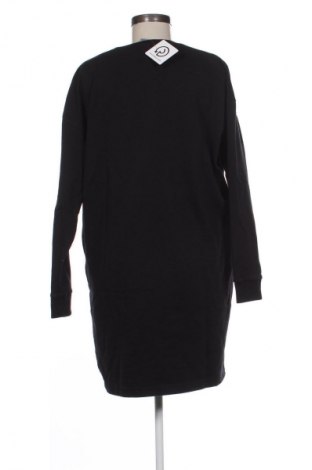 Рокля Russell Athletic, Размер S, Цвят Многоцветен, Цена 6,64 €