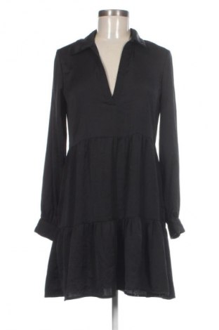 Рокля Stradivarius, Размер S, Цвят Черен, Цена 4,09 €