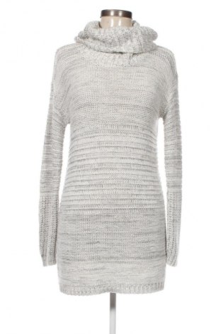 Рокля Stradivarius, Размер S, Цвят Бял, Цена 8,18 €