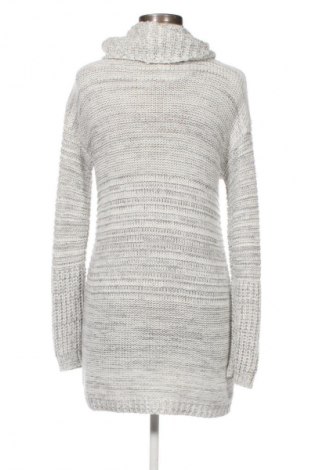 Рокля Stradivarius, Размер S, Цвят Бял, Цена 8,18 €