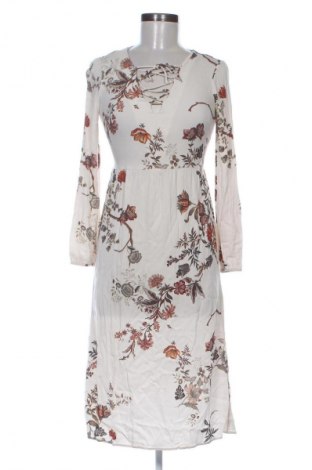 Рокля Stradivarius, Размер S, Цвят Многоцветен, Цена 24,94 €