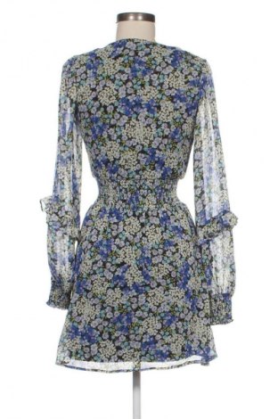 Рокля Stradivarius, Размер S, Цвят Многоцветен, Цена 20,45 €