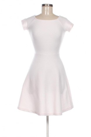 Рокля Stradivarius, Размер M, Цвят Бял, Цена 15,84 €