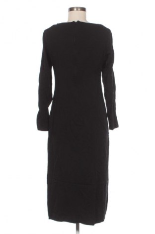 Šaty  Trendyol, Velikost L, Barva Černá, Cena  421,00 Kč