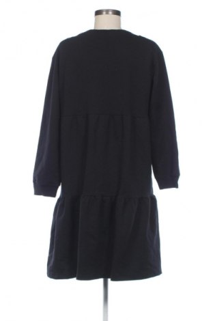 Рокля Trendyol, Размер M, Цвят Черен, Цена 7,15 €