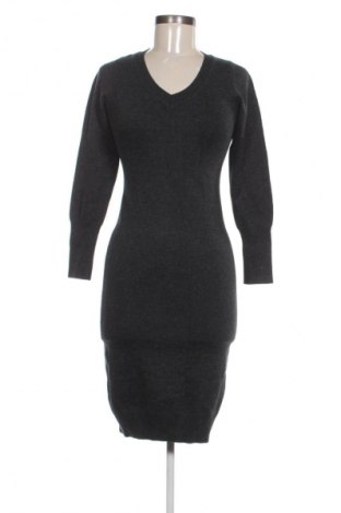 Рокля Unbranded, Размер S, Цвят Сив, Цена 3,06 €