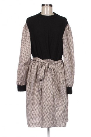 Рокля Unbranded, Размер 4XL, Цвят Многоцветен, Цена 20,45 €