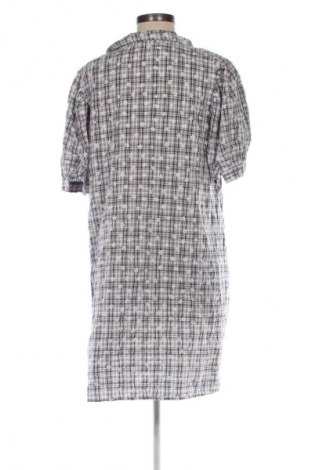 Рокля VILA, Размер M, Цвят Многоцветен, Цена 18,91 €