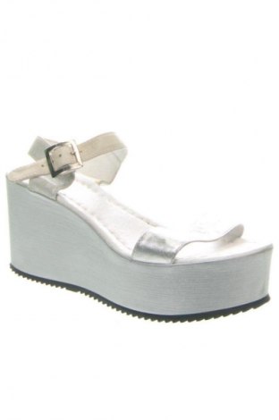 Σανδάλια Carinii, Μέγεθος 38, Χρώμα Ασημί, Τιμή 32,99 €
