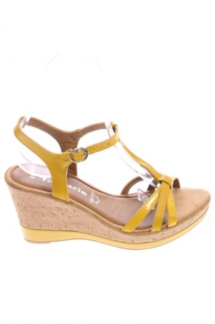 Sandały Tamaris, Rozmiar 40, Kolor Żółty, Cena 97,99 zł