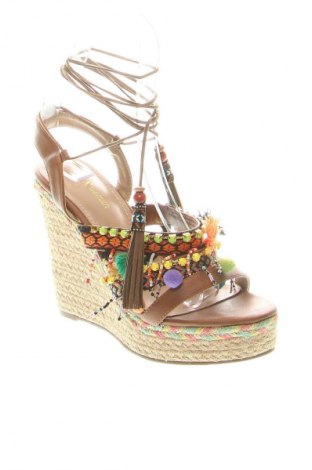 Σανδάλια Tata, Μέγεθος 39, Χρώμα Πολύχρωμο, Τιμή 15,99 €