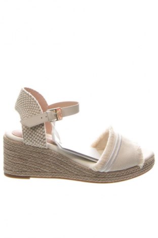 Sandale Tommy Hilfiger, Mărime 39, Culoare Ecru, Preț 345,99 Lei, #135200156