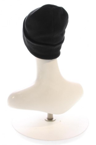 Шапка Calvin Klein Jeans, Цвят Черен, Цена 27,60 €