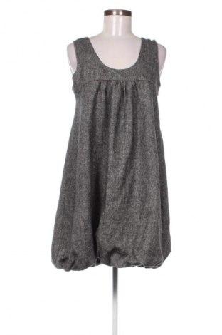 Dámské šaty s tráky Gina, Velikost M, Barva Šedá, Cena  539,00 Kč