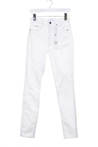 Дамски дънки Calvin Klein, Размер S, Цвят Бял, Цена 104,81 €, #130565245