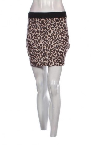 Пола Bershka, Размер M, Цвят Многоцветен, Цена 2,04 €