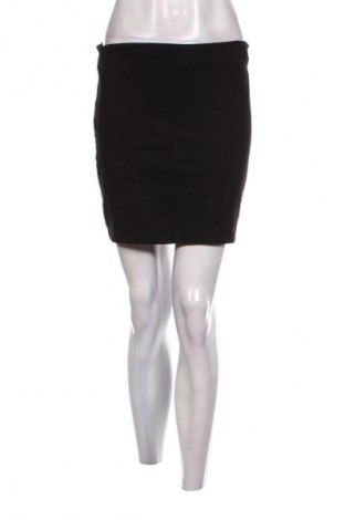 Пола Gina Tricot, Размер L, Цвят Черен, Цена 2,04 €