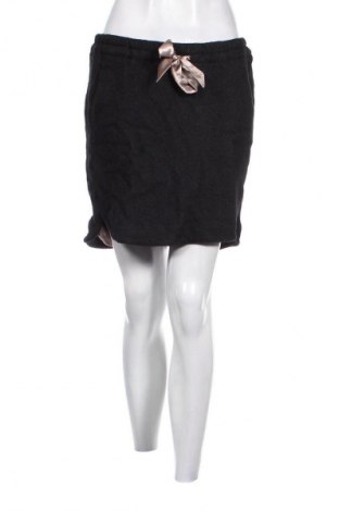 Пола Gustav, Размер M, Цвят Черен, Цена 6,64 €