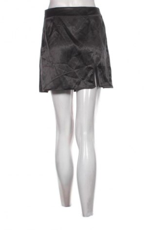 Пола SHEIN, Размер S, Цвят Черен, Цена 2,04 €