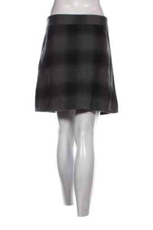 Пола Yessica, Размер XL, Цвят Многоцветен, Цена 3,57 €