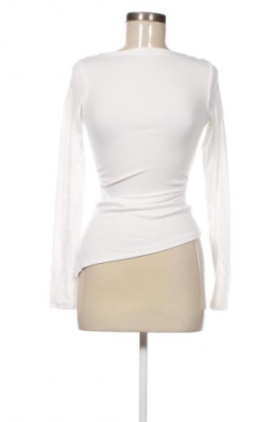 Γυναικεία μπλούζα Bershka, Μέγεθος S, Χρώμα Λευκό, Τιμή 13,99 €