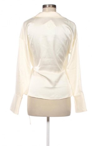 Damen Shirt Gina Tricot, Größe M, Farbe Ecru, Preis € 20,99