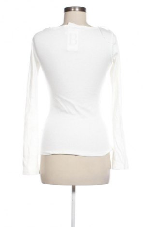 Damen Shirt Stradivarius, Größe M, Farbe Weiß, Preis € 14,99