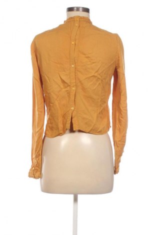 Γυναικείο πουκάμισο Bershka, Μέγεθος S, Χρώμα Κίτρινο, Τιμή 5,99 €
