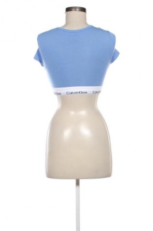 Γυναικείο t-shirt Calvin Klein, Μέγεθος XS, Χρώμα Μπλέ, Τιμή 21,99 €