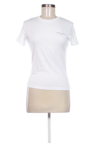 Дамска тениска Tommy Jeans, Размер M, Цвят Бял, Цена 26,58 €