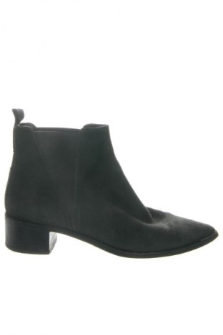 Дамски боти Acne Studios, Размер 39, Цвят Зелен, Цена 102,25 €