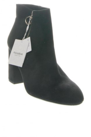 Дамски боти Pull&Bear, Размер 40, Цвят Черен, Цена 32,21 €