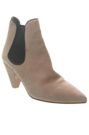 Дамски боти Re:designed, Размер 38, Цвят Бежов, Цена 112,48 €