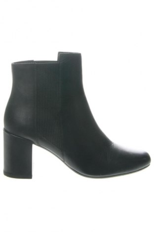 Дамски боти Zara, Размер 39, Цвят Черен, Цена 38,34 €