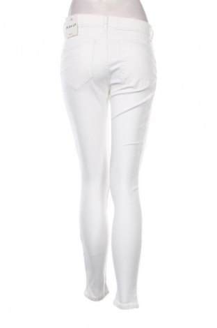 Дамски дънки Bershka, Размер M, Цвят Екрю, Цена 10,22 €