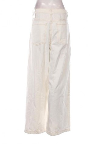 Blugi de femei Bershka, Mărime XL, Culoare Ecru, Preț 110,99 Lei