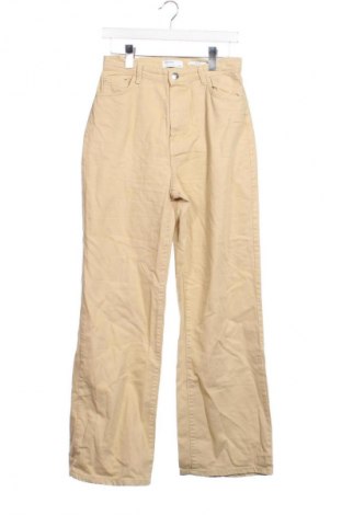 Дамски дънки Bershka, Размер XS, Цвят Бежов, Цена 15,33 €