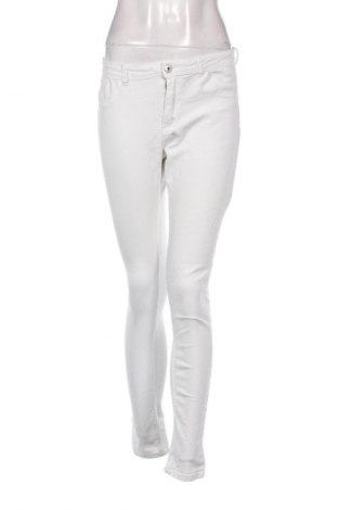 Női farmernadrág Bershka, Méret M, Szín Fehér, Ár 2 729 Ft