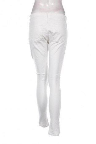 Női farmernadrág Bershka, Méret M, Szín Fehér, Ár 2 729 Ft