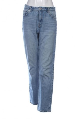 Γυναικείο Τζίν Bershka, Μέγεθος M, Χρώμα Μπλέ, Τιμή 11,99 €
